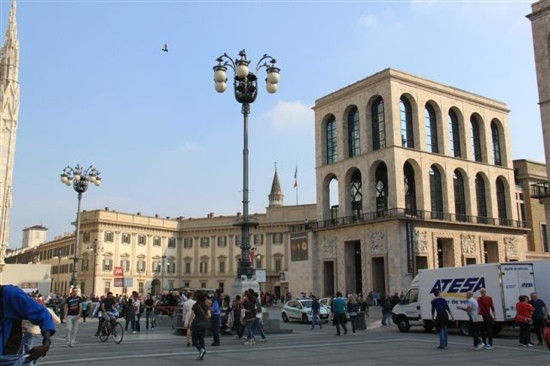 那不勒斯皇宫-米兰必去景点