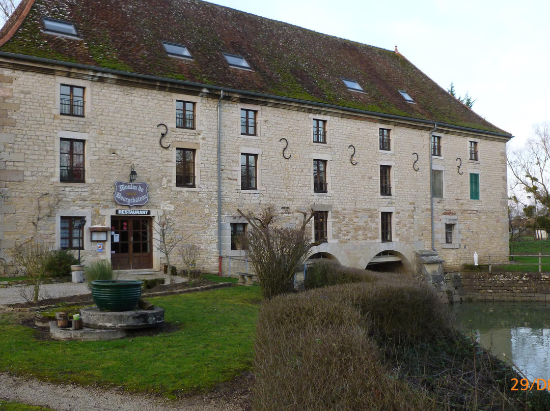 Hotel Restaurant Moulin de Bourgchateau主图