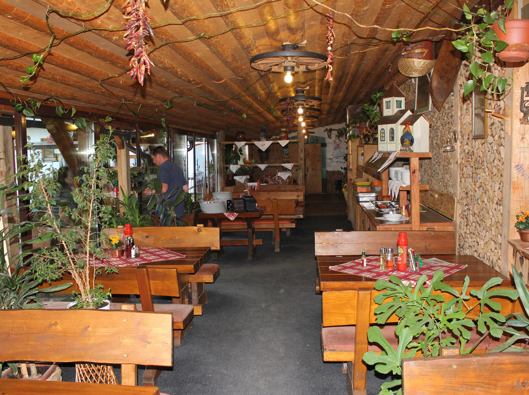 Bohinjska Cesnjica餐馆和美食-PIZZERIJA EMA