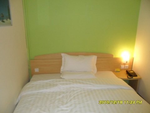 7天酒店·武汉汉口火车站常码头地铁站店-客卧