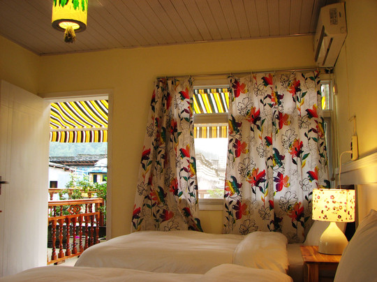 八戒青年旅舍凤凰古城店主图