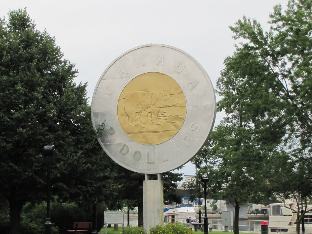 Toonie Monument景点图片