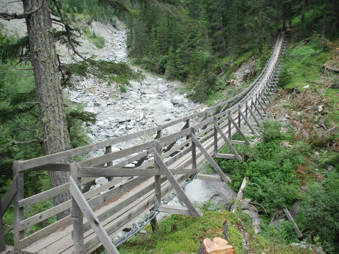 萨姆瑙恩旅游景点-Hängebrücke Punt Penduossa Sura