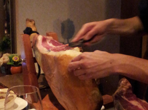 地中海ダイニングバル アール