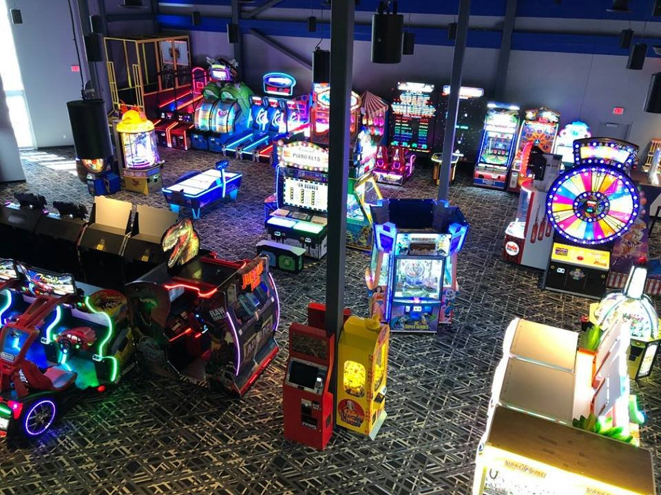 High 5 Lanes & Games景点图片