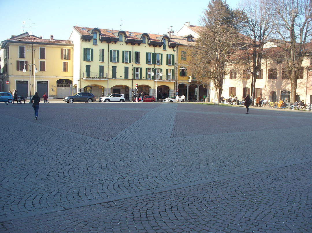 Piazza della Vittoria景点图片