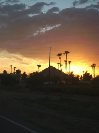 驼背山-凤凰城必去景点