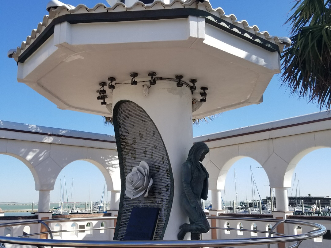 Selena Memorial-Mirador De La Flor景点图片