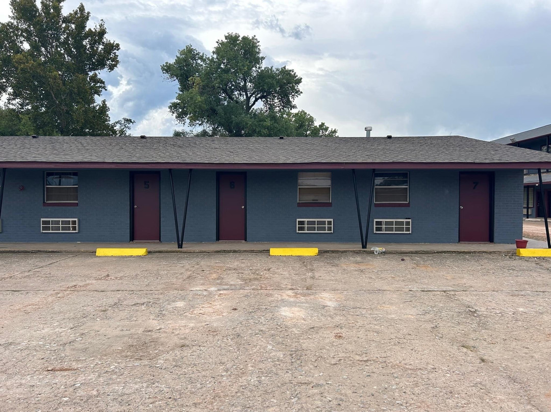 Little Sahara Inn & Cabins主图