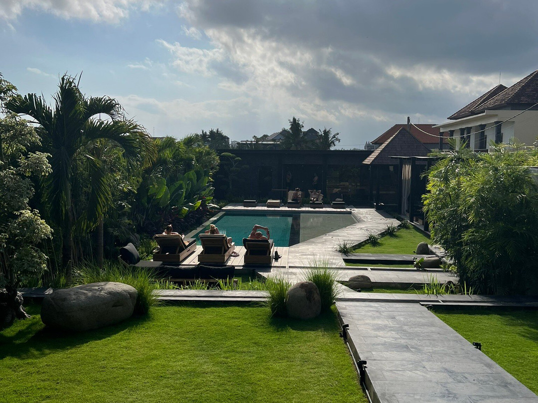 The Wrong Gym-佩惹勒南必去景点