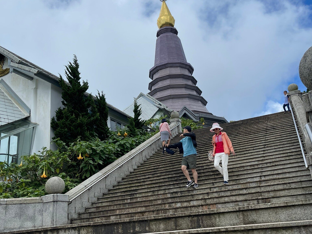 Phra Maha Dhatu Naphamethinidon and Naphaphonphumisiri Pagoda-茵他侬国家公园必去景点