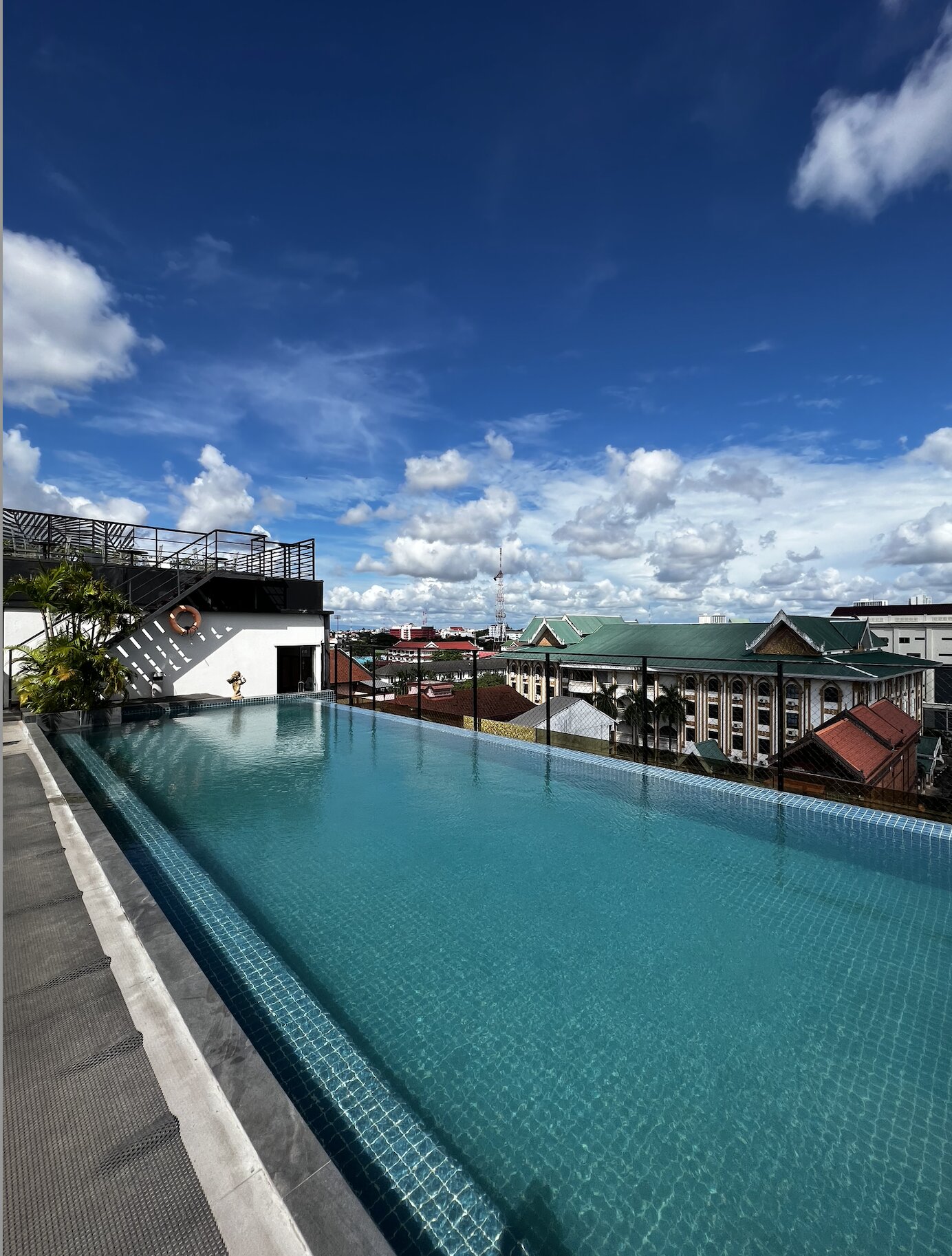 Lao Poet Hotel-泳池