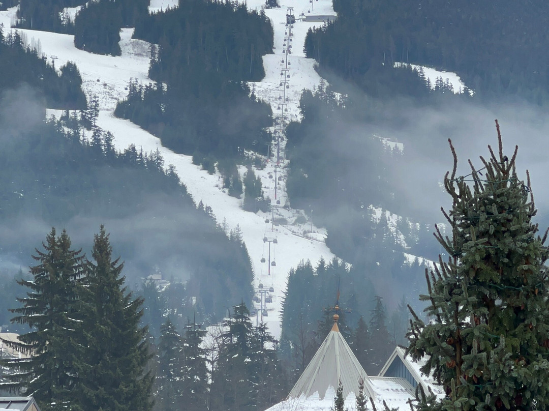 萨米特温泉酒店主图