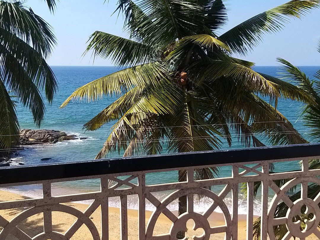 芒特拉维尼亚酒店主图