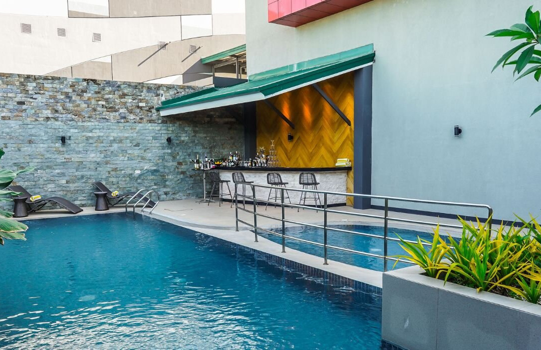 Summit Hotel Naga主图