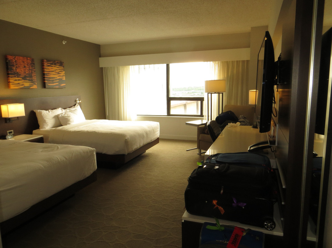 布伦瑞克三角洲酒店主图