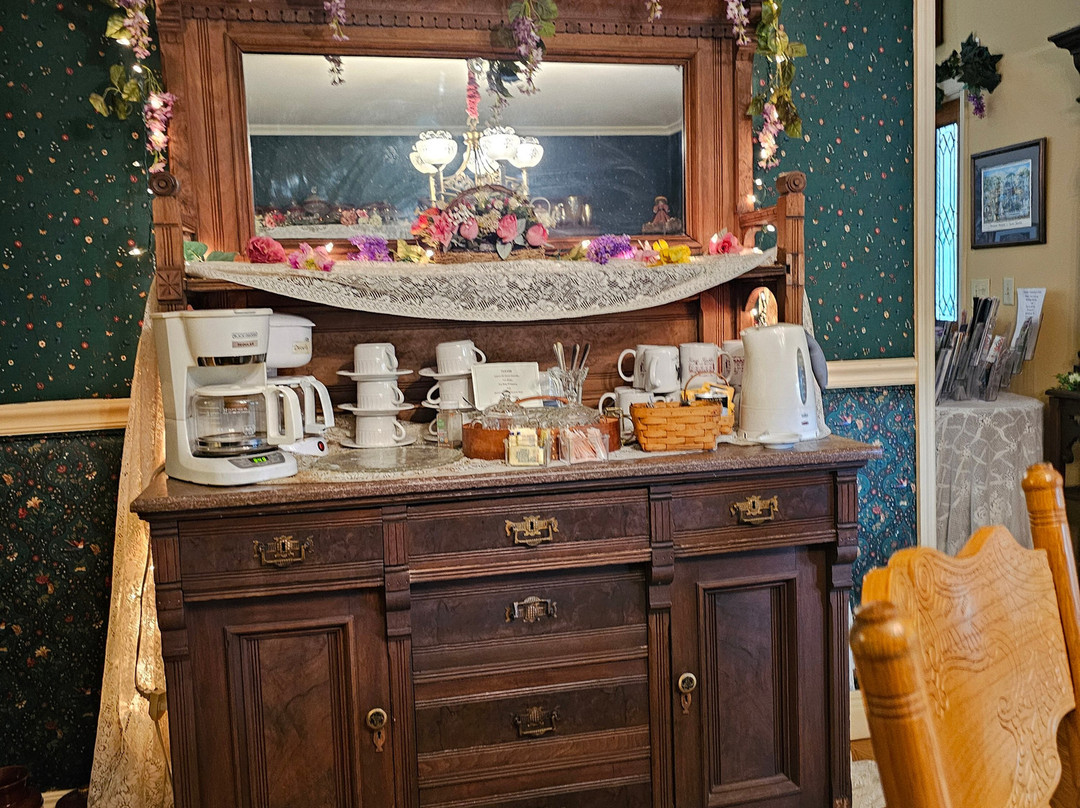 Grey Gables Bed 'N Breakfast Inn主图