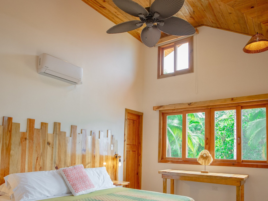 Casa Cayuco Eco-Adventure Lodge主图