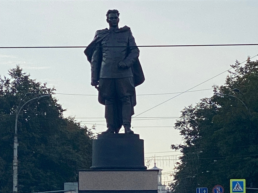 Monument to the General Chernyakhovskiy景点图片