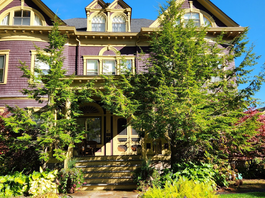 Berry Manor Inn And Hotel主图