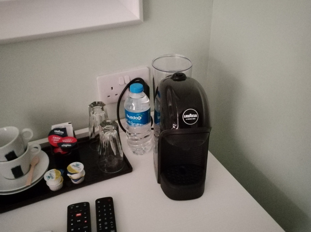 100 Boutique Living主图