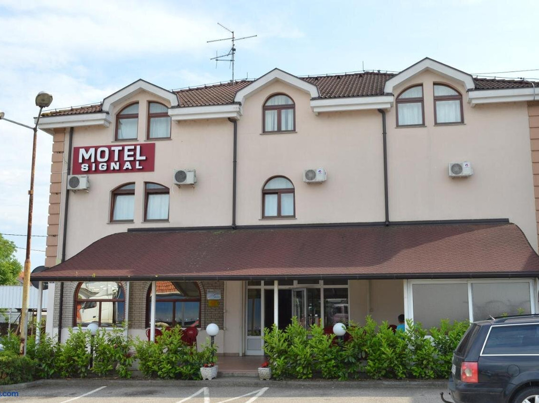 Motel Signal