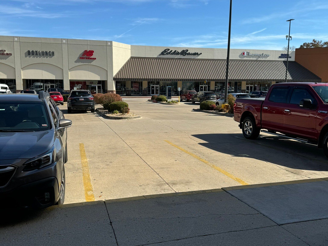 Tanger Outlets Branson-布兰森必去景点