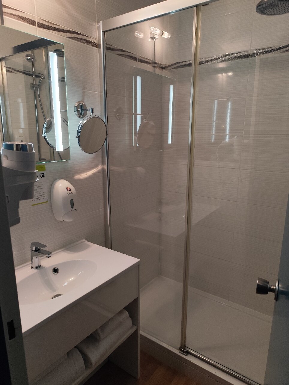 Central Parc Hotel Oyonnax-官方