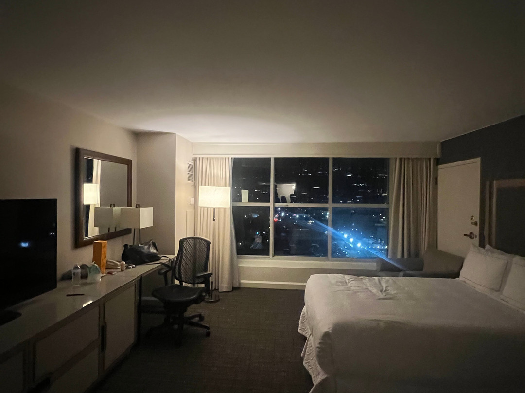 北洛杉矶格伦代尔行政会议中心希尔顿酒店主图