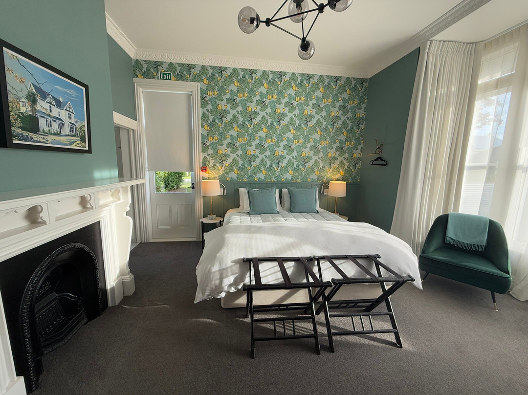 The Vicarage Geraldine主图