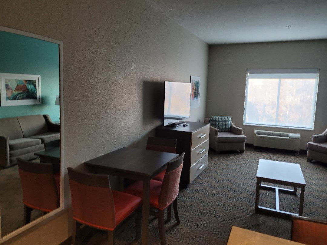 Holiday Inn & Suites Lake City by IHG主图