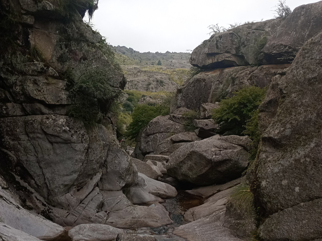 Cascada Escondida景点图片