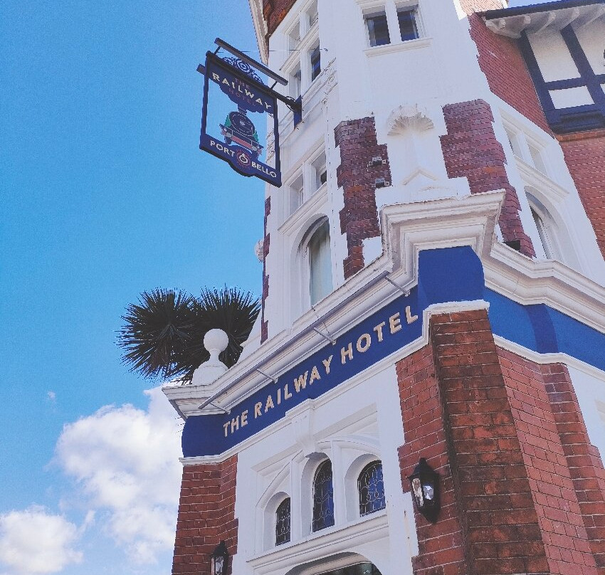The Railway Hotel主图