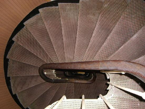 马里尼昂酒店主图