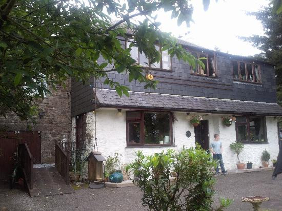 The Inn On The Hill主图