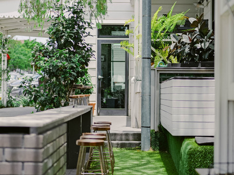 At Sixes and Sevens-布里斯班必去景点