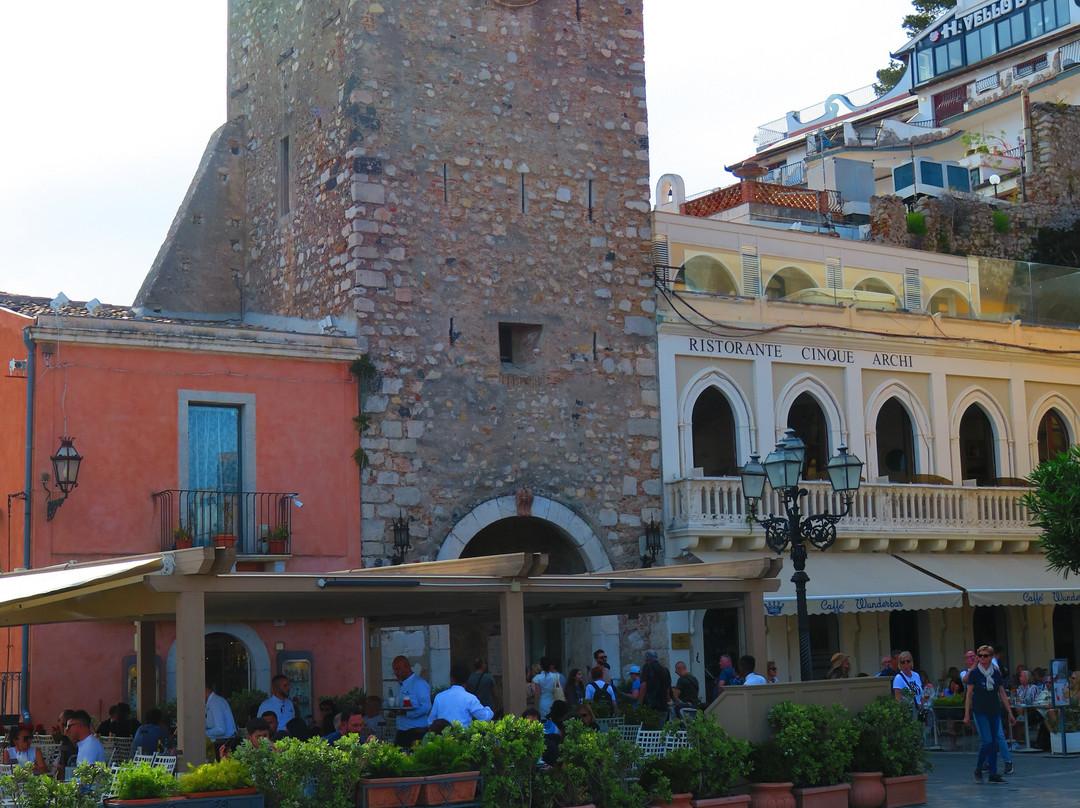 Torre dell'Orologio-陶尔米纳必去景点