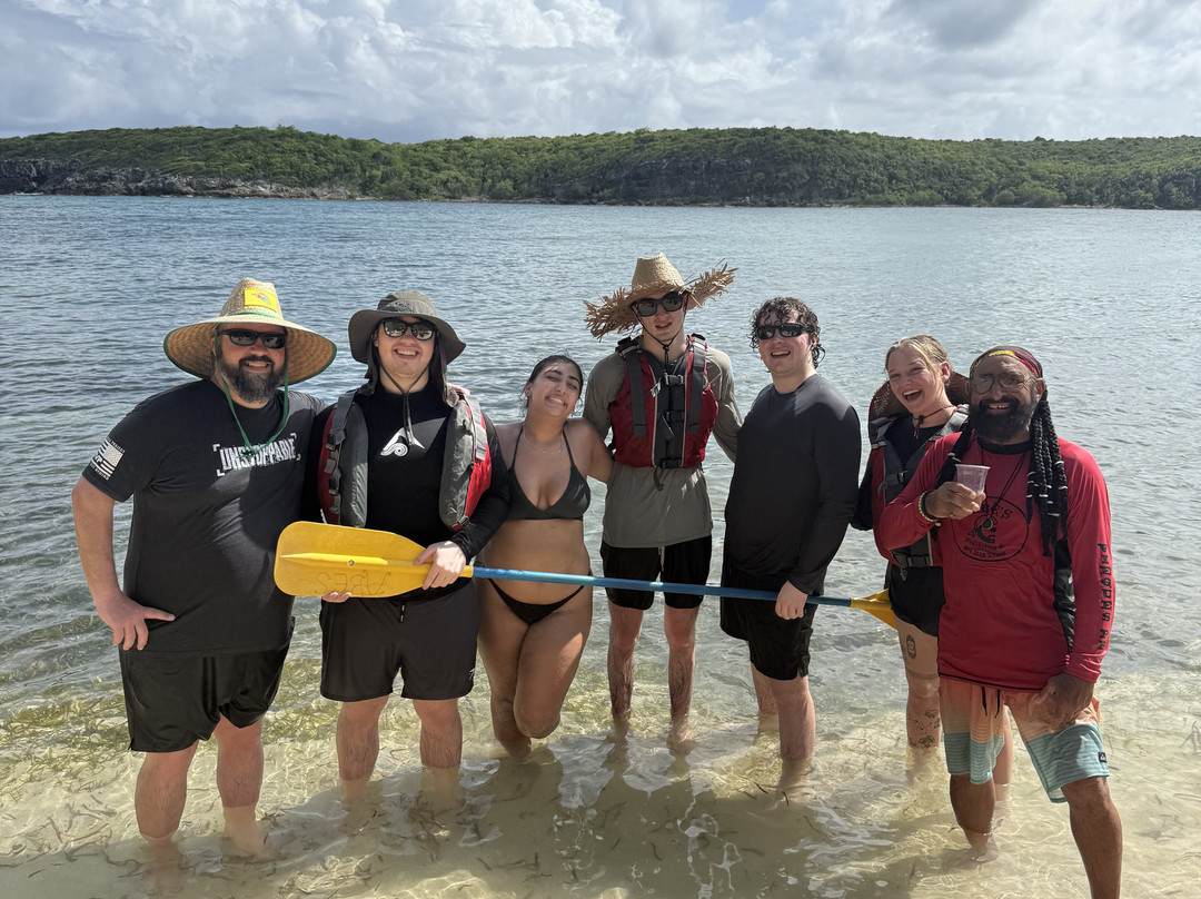 Abe's Snorkeling and BioBay Tours景点图片