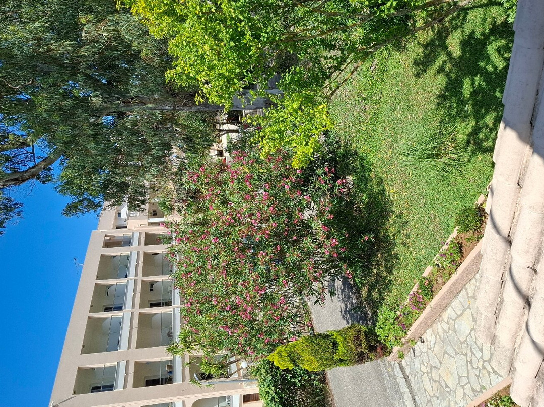 Tellis Holiday Rooms By Hotelius主图