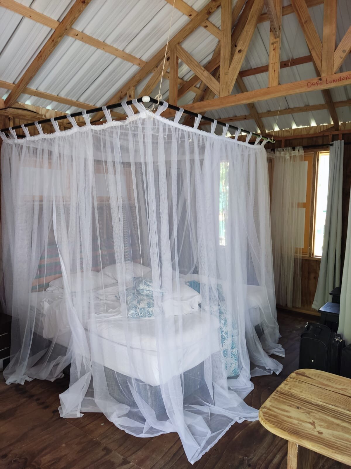 Hotel Yellow Home Providence Island-官方