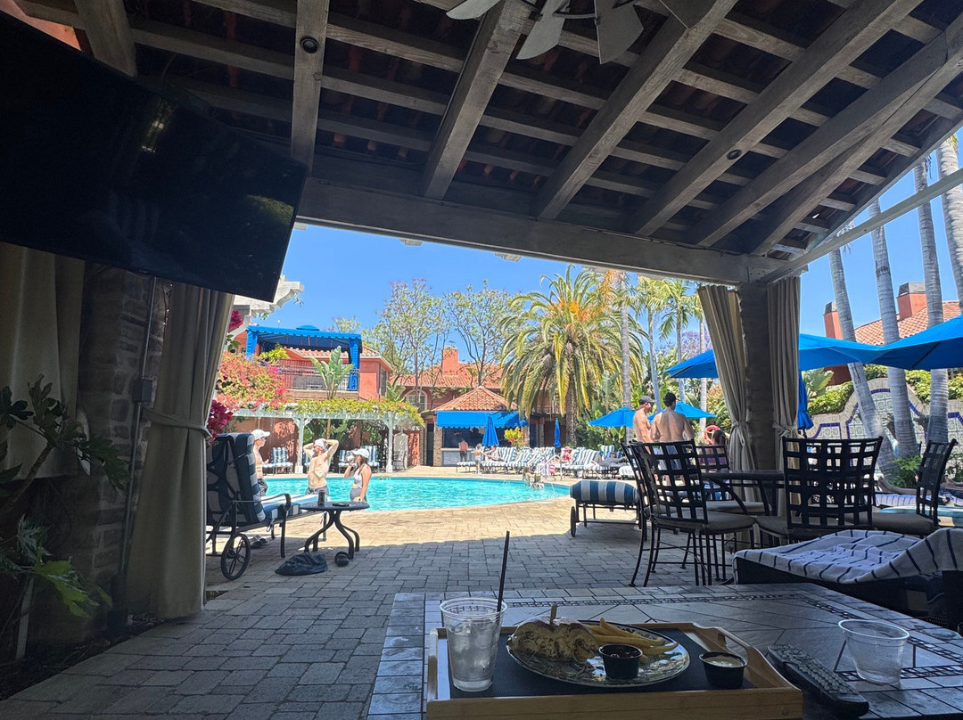 西湖村酒店主图