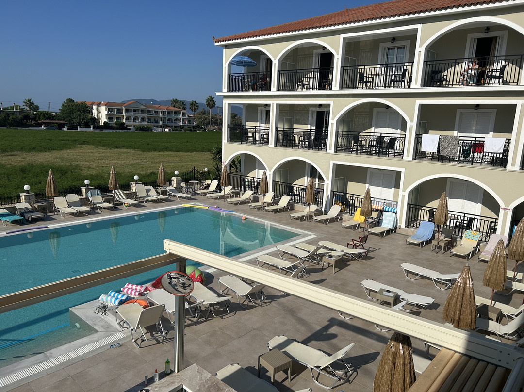 Athina Apartments主图