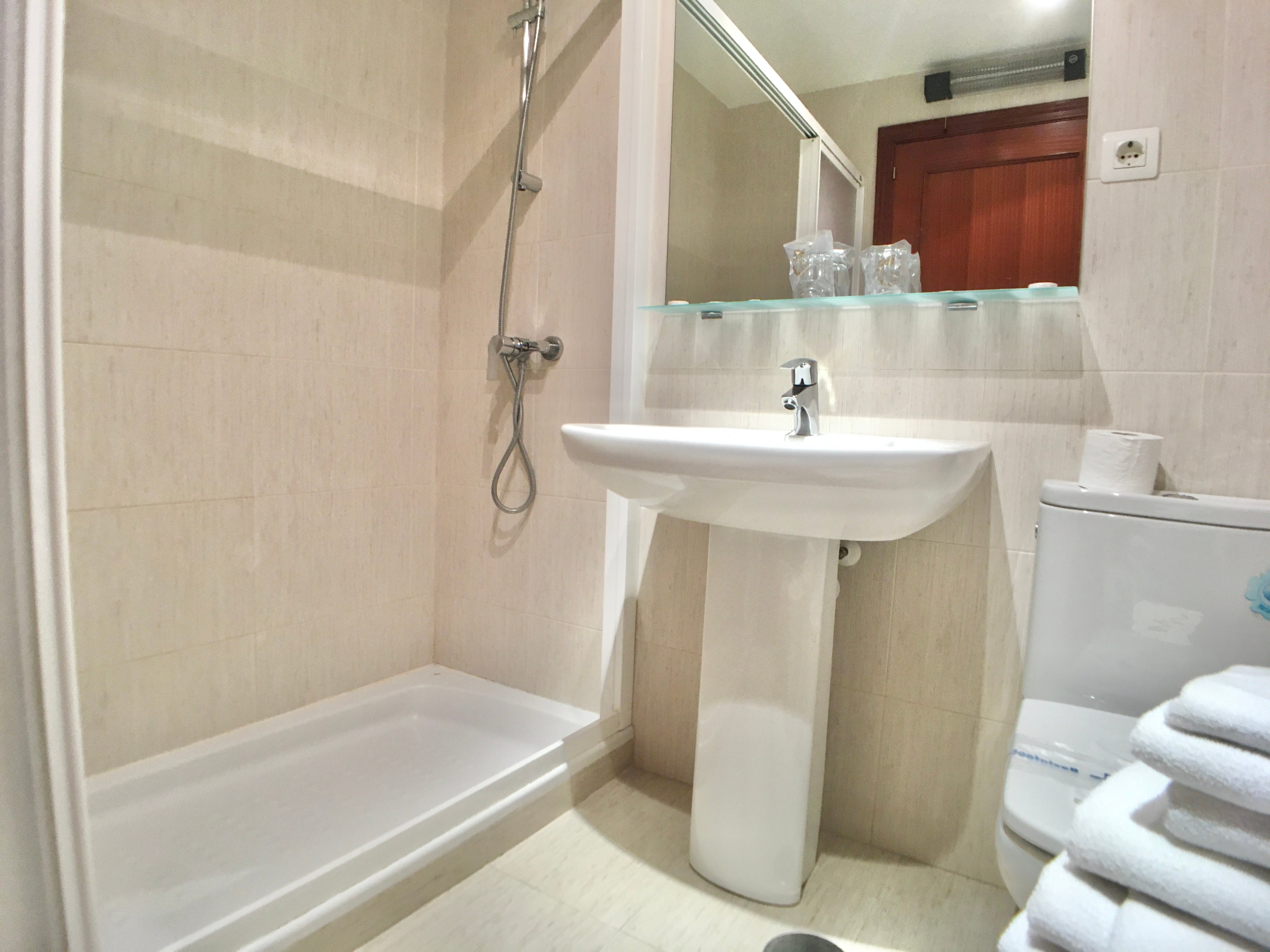 Hostal Velilla-浴室