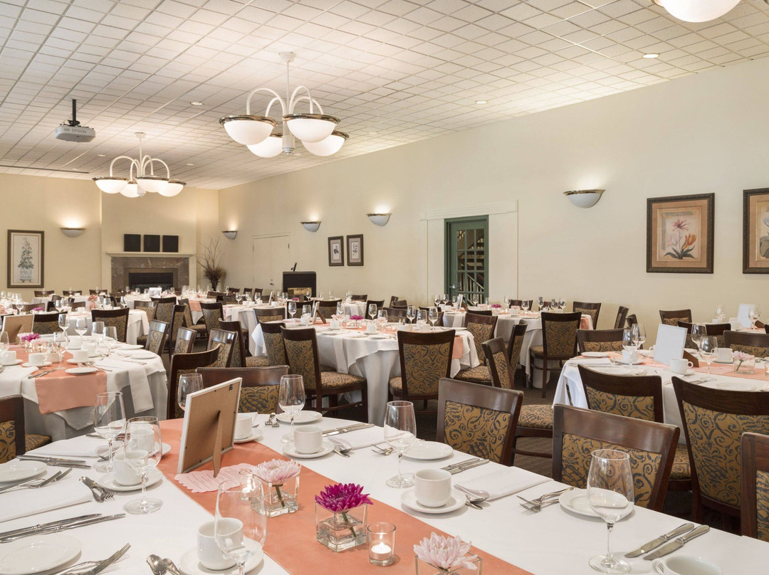 艾维斯宾塞领导中心酒店主图