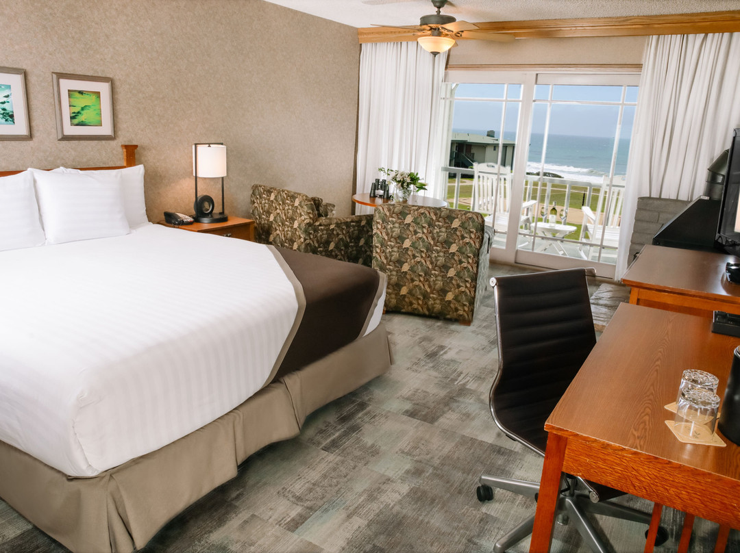 贝斯特韦斯特卡瓦利尔海滨度假酒店主图