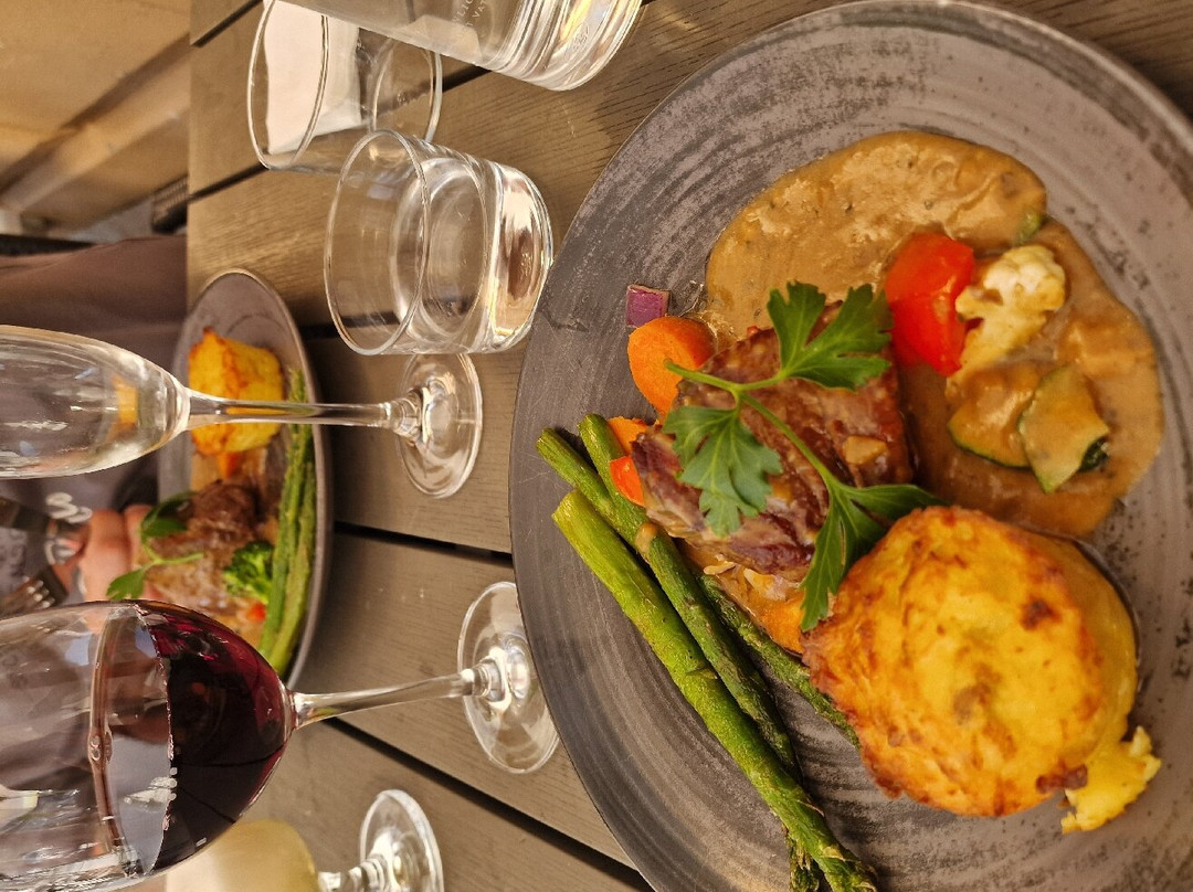 Nora Stadshotell Restaurang & Pub