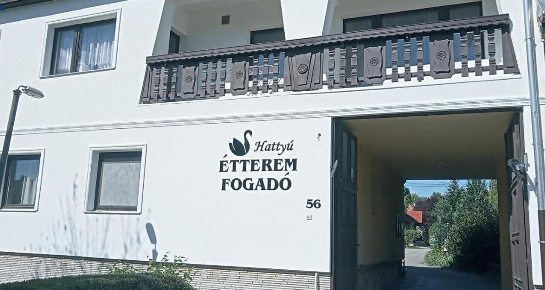 Neszmely酒店住宿-Hattyu Panzio
