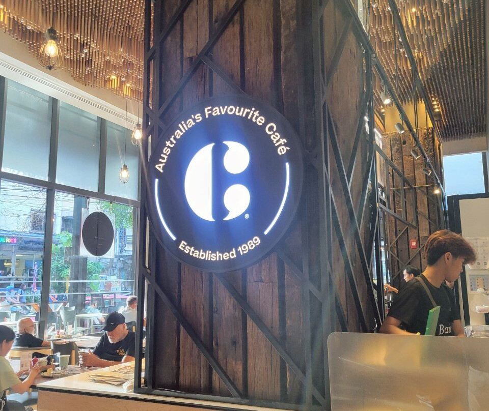 曼谷素坤逸路11号智选假日酒店主图