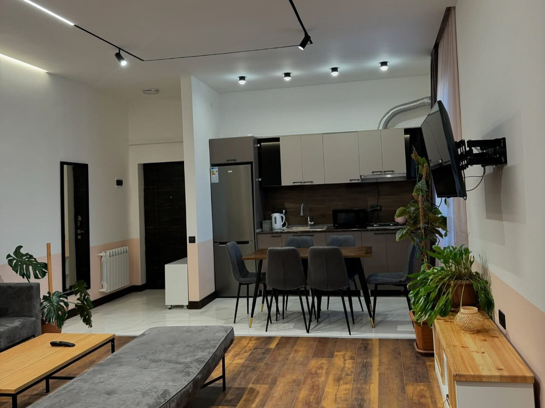 Aparan Guest House