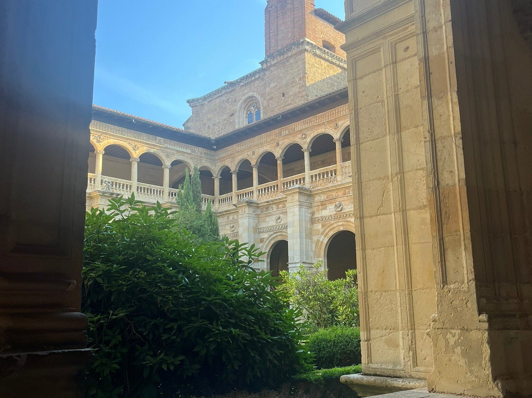 Parador de León主图